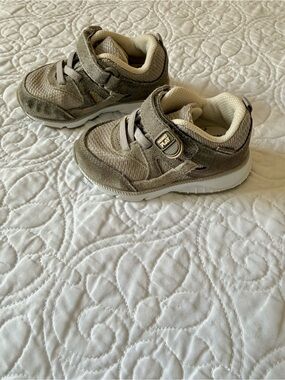 Baby Boy size 5W Stride Rite Made2Play Ace gray toddler sneaker